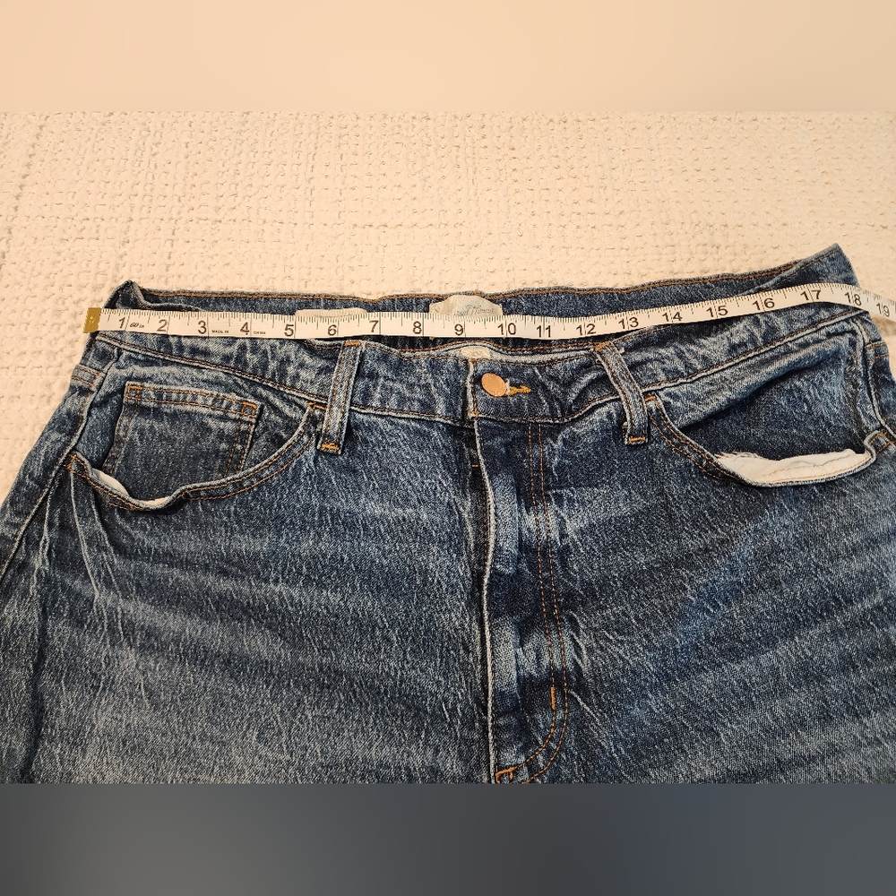 Universal Thread Women's Vintage Straight Classic Blue Denim Jeans Size 16R/33 - Picture 7 of 10